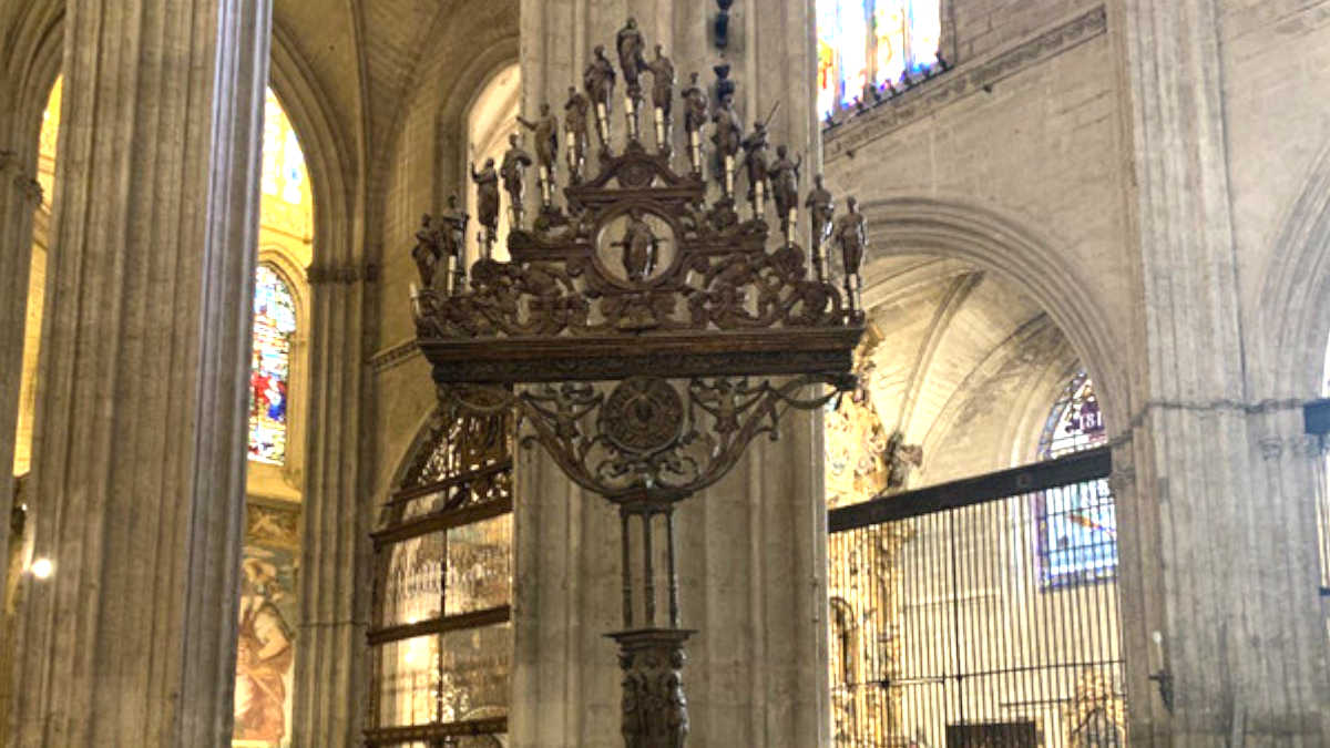 El sorprendente ramo leonés expuesto en la Catedral de Sevilla 1