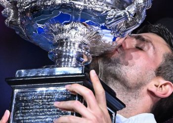 Djokovic levanta su décimo Open de Australia entre lágrimas 3