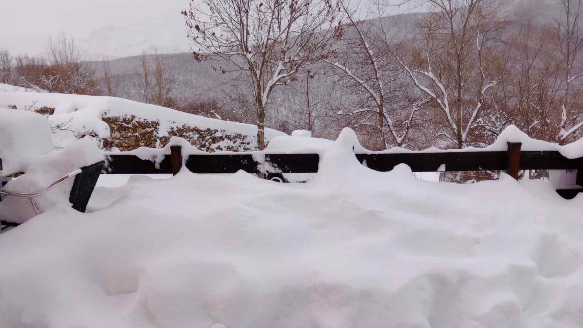 La gran nevada que ha dejado incomunicado Ferreras del Puerto 9