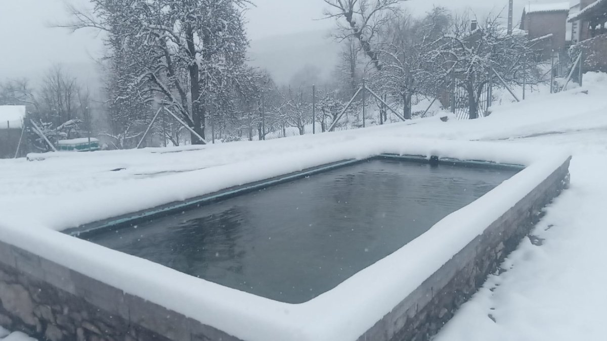 La gran nevada que ha dejado incomunicado Ferreras del Puerto 4