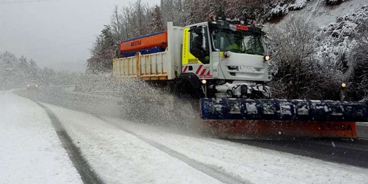 Nieve en la carretera