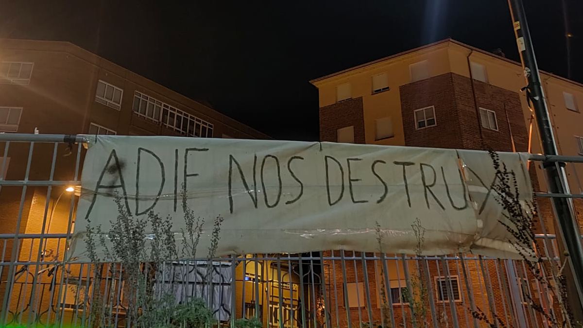 Los carteles de la vergüenza en Trobajo del Camino 1