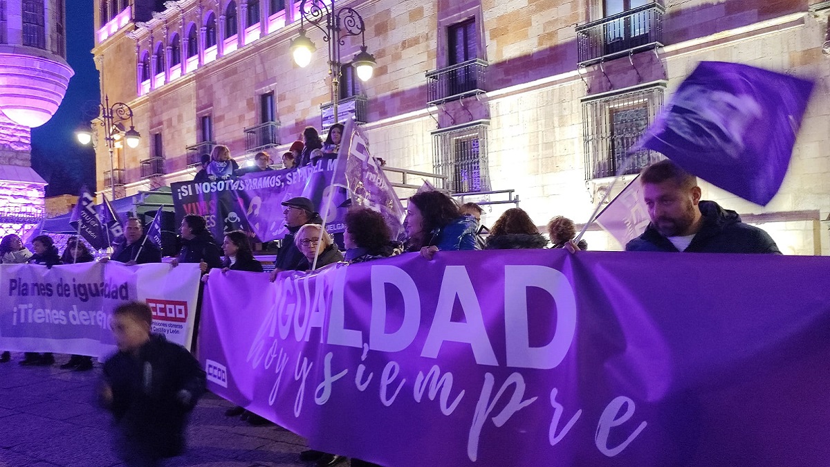 La manifestación del 8M en León en imágenes 10