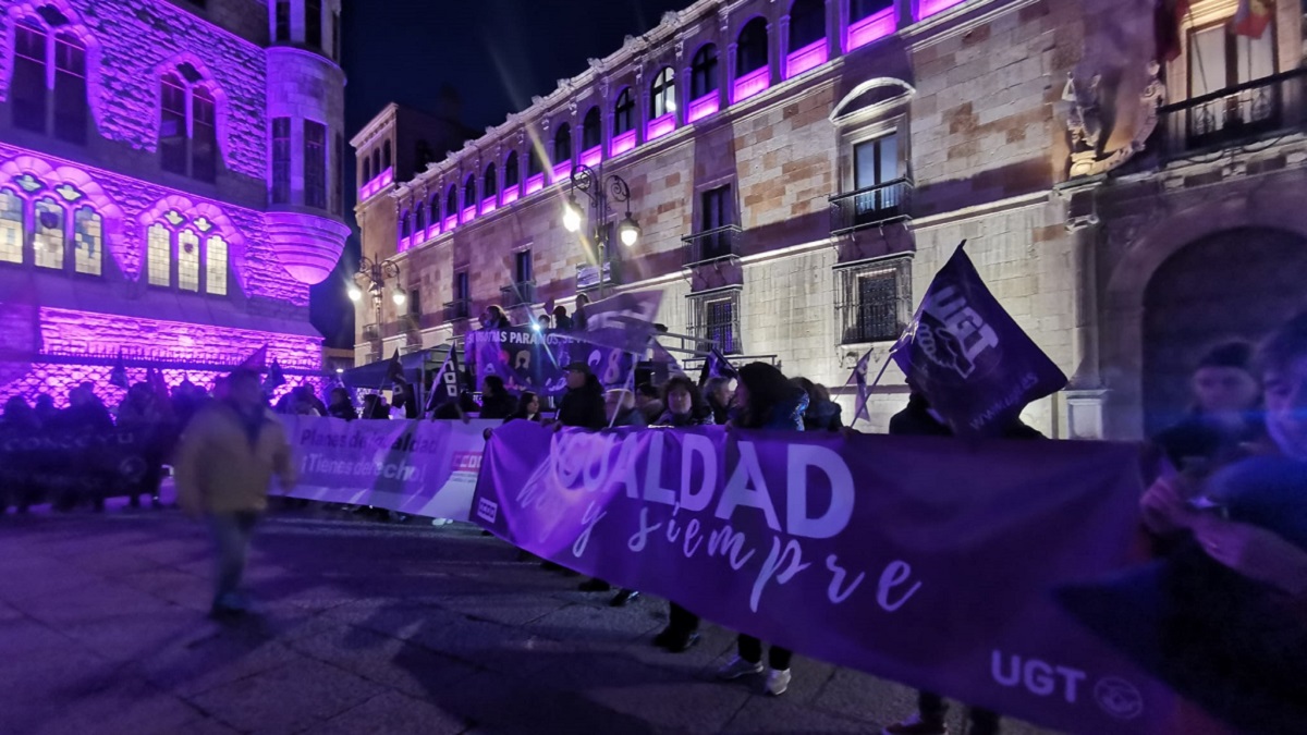 La manifestación del 8M en León en imágenes 4