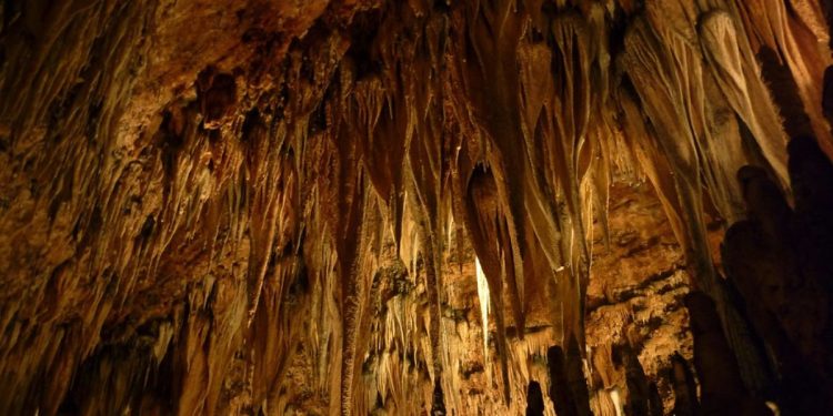 la cueva de valporquero