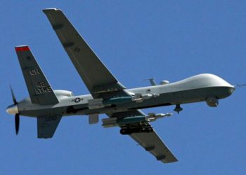 Un caza ruso embistió contra el dron