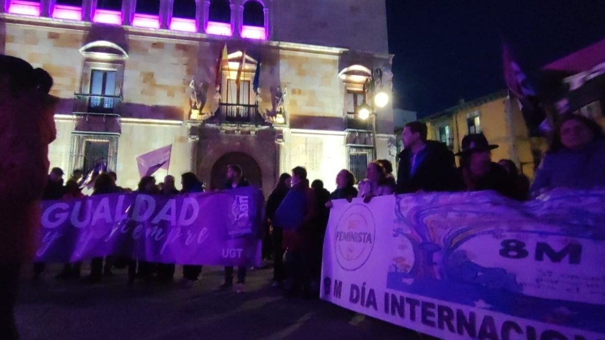 La manifestación del 8M en León en imágenes 2