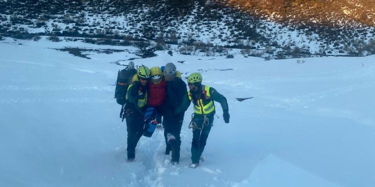 Rescatada una esquiadora en el pico Tres Provincias
