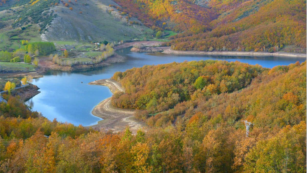 7 lagos de Castilla y León que te sorprenderán 5