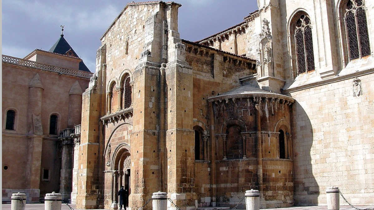 10 iglesias de León que te sorprenderán 9