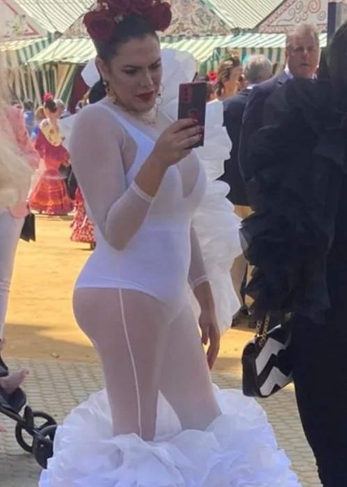 El vestido más hortera de la Feria de Sevilla 1