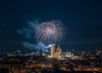 Varios borrachos en una fiesta en León