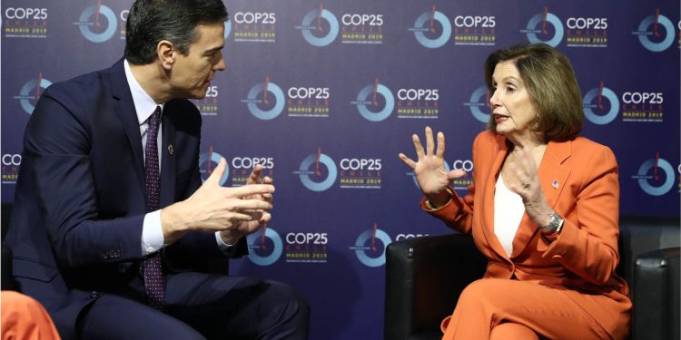 El presidente del Gobierno, Pedro Sánchez con Nancy Pelosi