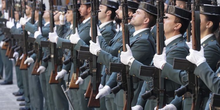 Cómo entrar en la Guardia Civil siendo universitario 1