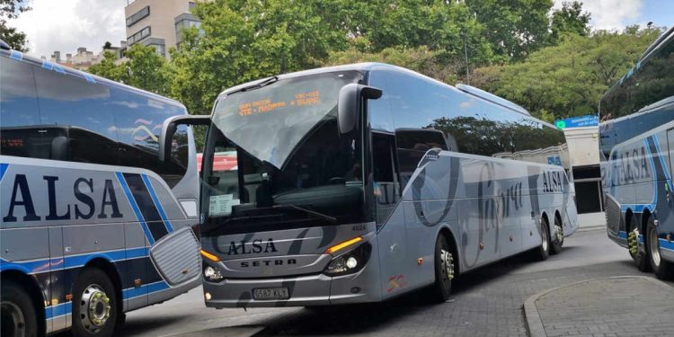 El autobús de Renfe entre León y Asturias