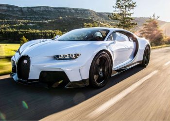 El Bugatti en la autovía