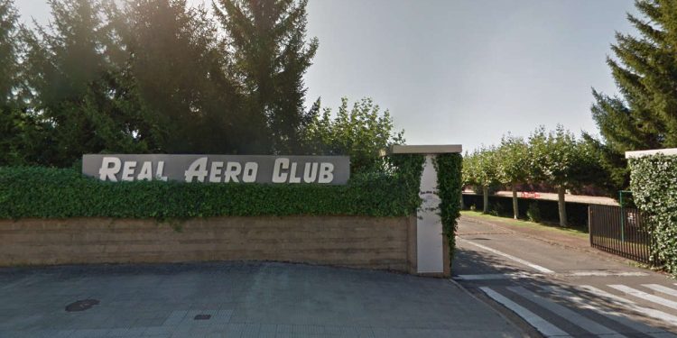 Entrada del Real Aero Club de León