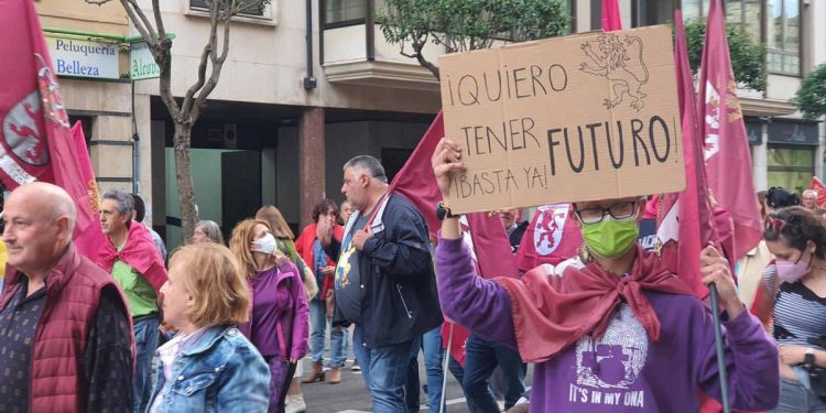 Manifestación por el declive de León