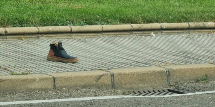 La desgarradora historia del solitario zapato
