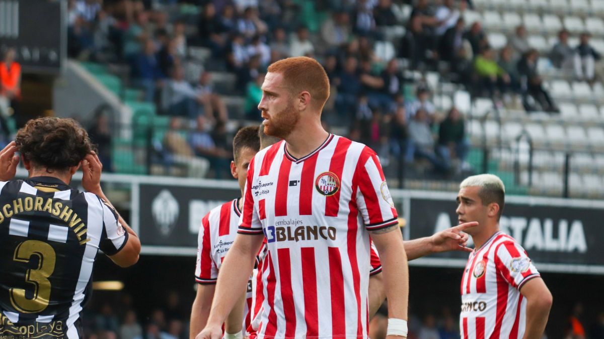 Julen Monreal podría reforzar la defensa en la Cultural Leonesa 1