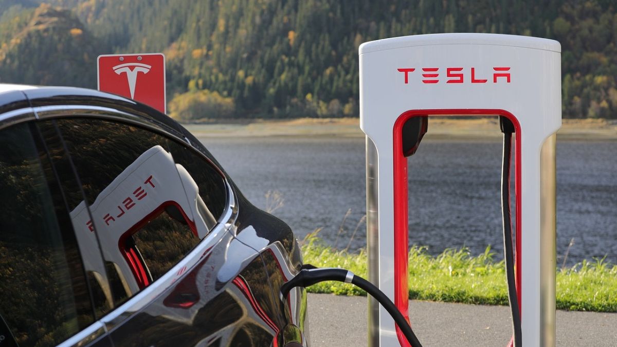 España y Francia entran en conflicto por Tesla 1