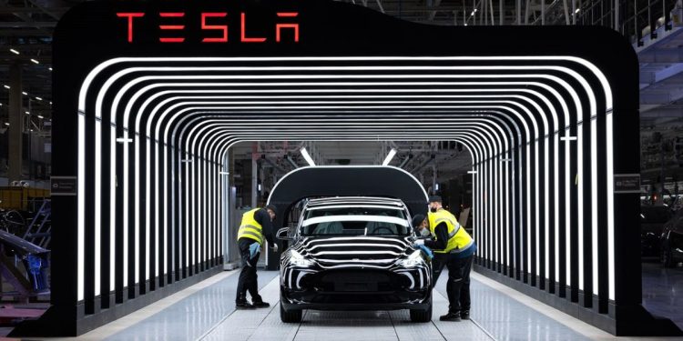 España y Francia entran en conflicto por Tesla