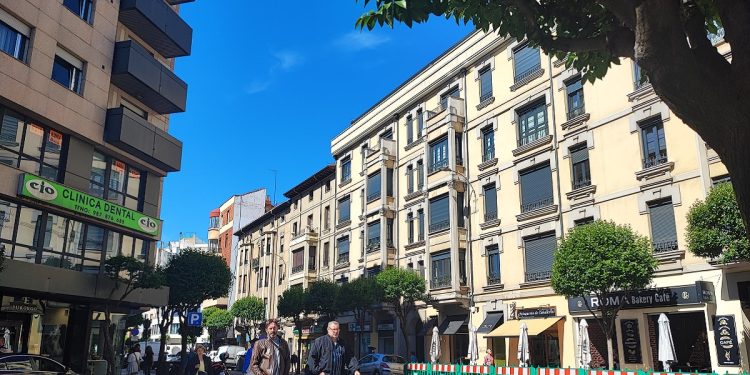 Calle cortada en el centro de León