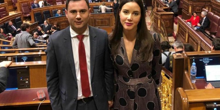 Cendón y Andrea Fernández en el Congreso