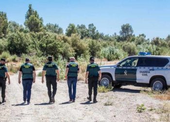 Guardia Civil buscando a la mujer desaparecida