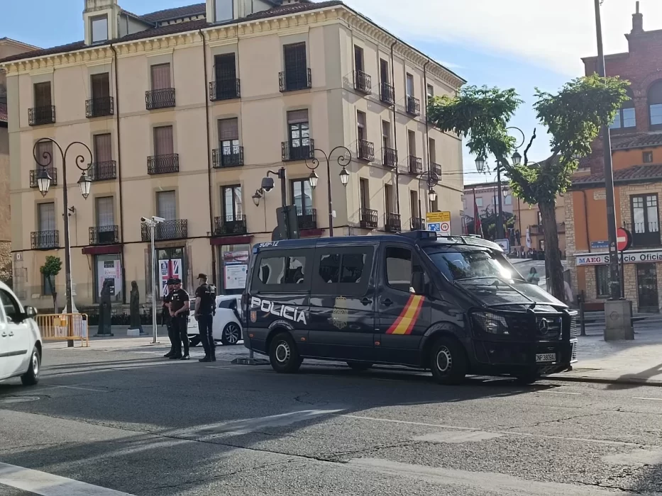 Gran despliegue de la Policía Nacional en León desde primera hora 2