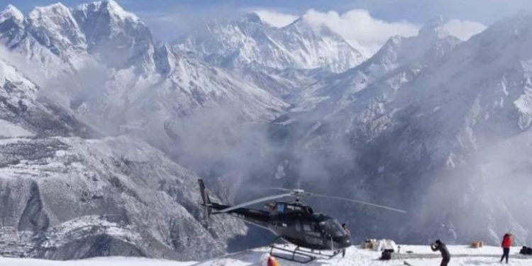 Fallecen cinco turistas en un accidente aéreo tras visitar el Everest