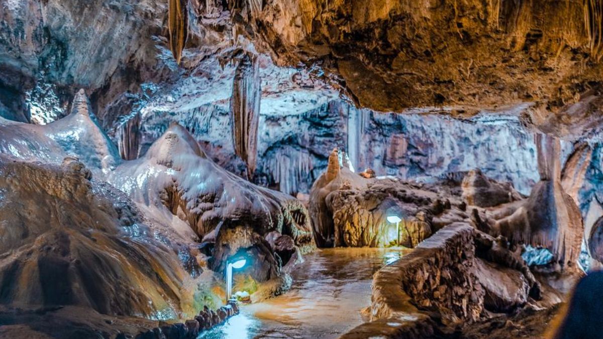 Las 10 mejores cuevas de España 1
