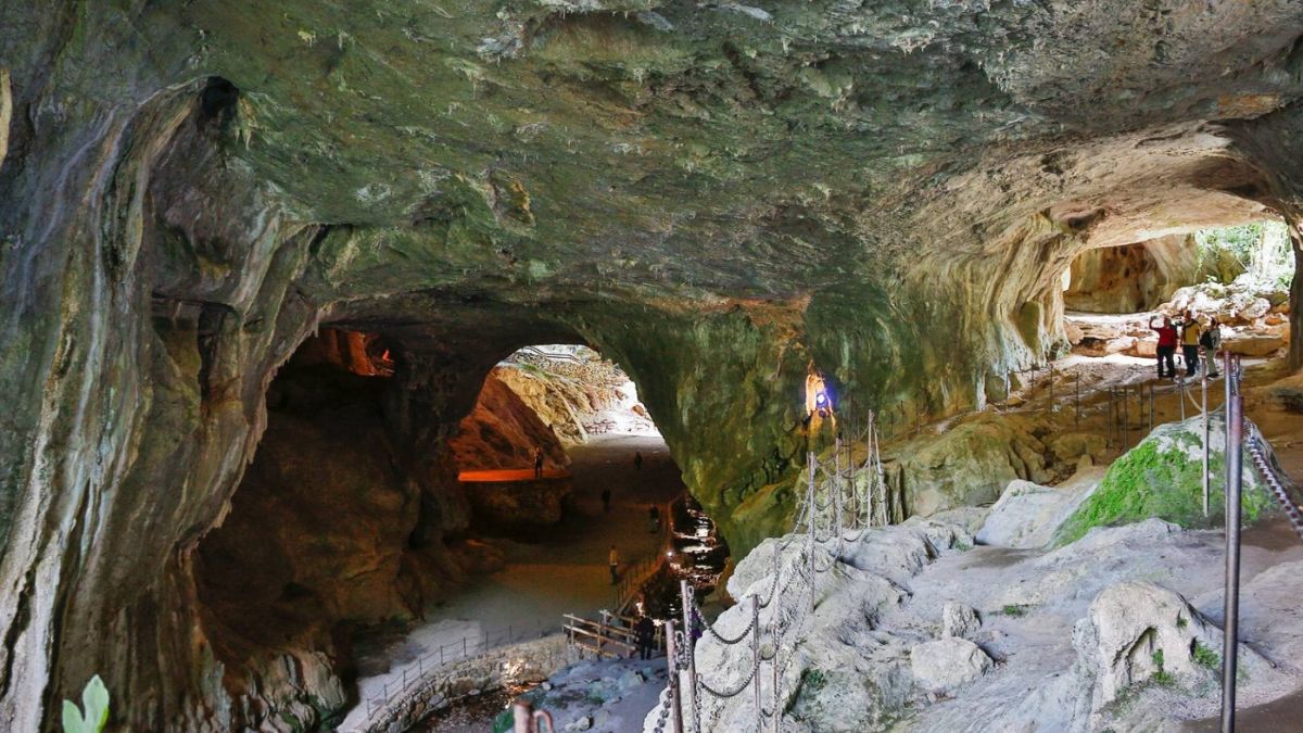 Las 10 mejores cuevas de España 7