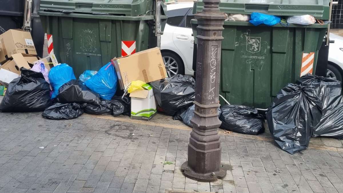 Posiblemente esta es la calle más sucia de León 7