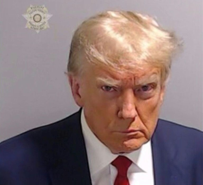 Trump y las claves de su foto policial 1