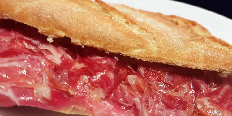 El bocadillo más grande y apetitoso de España