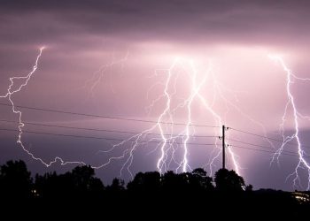 tormenta eléctrica