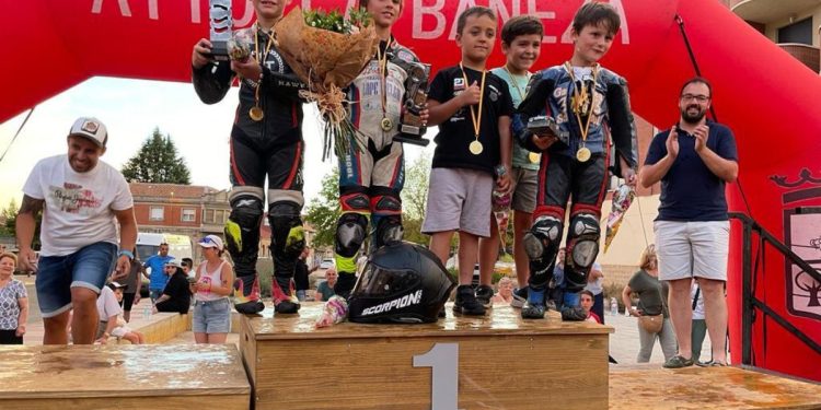 Los ganadores de la XI carrera de Minimitos en La Bañeza