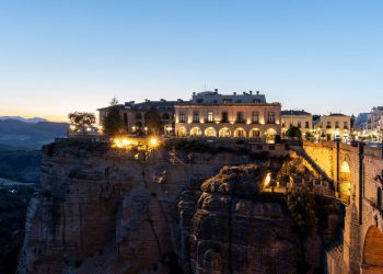 Al borde de un acantilado se encuentra este parador en una de las mejores ciudades de España