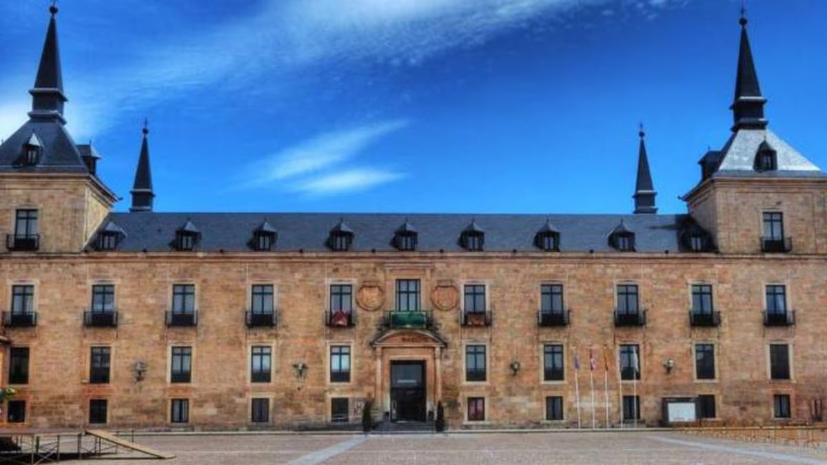 Las 10 originales plazas mayores de Castilla y León 2
