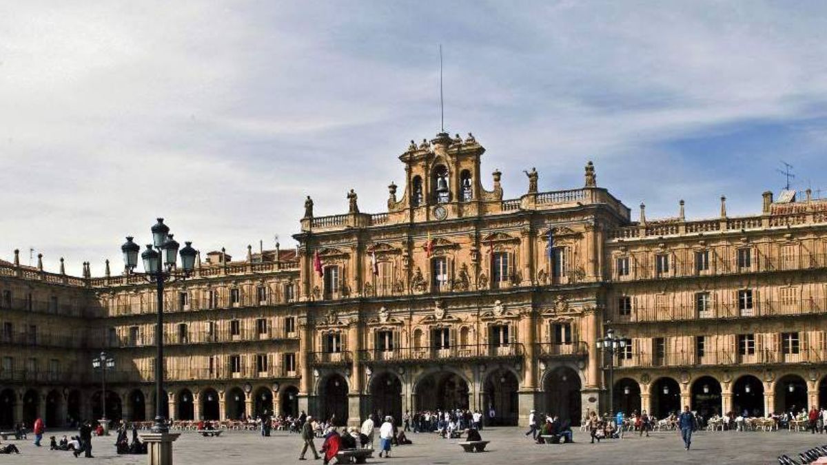Las 10 originales plazas mayores de Castilla y León 8