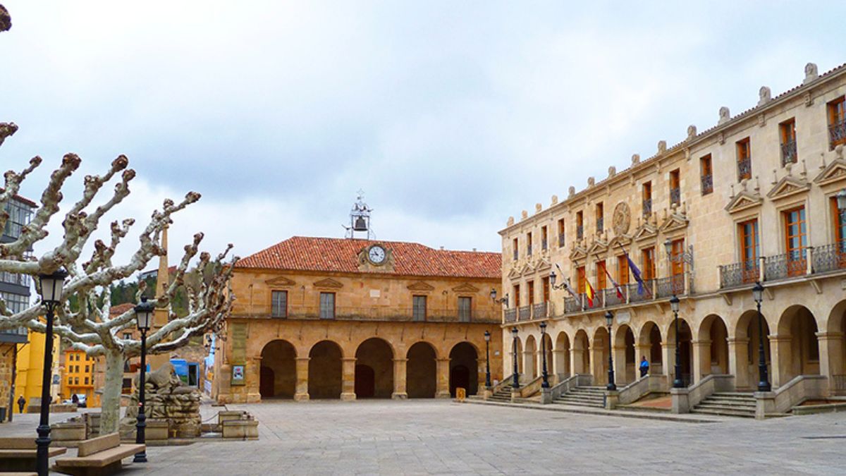 Las 10 originales plazas mayores de Castilla y León 6