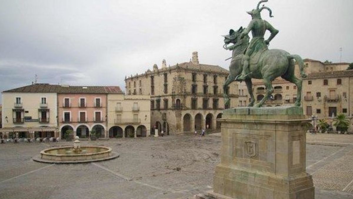Las 10 mejores plazas mayores de España 4