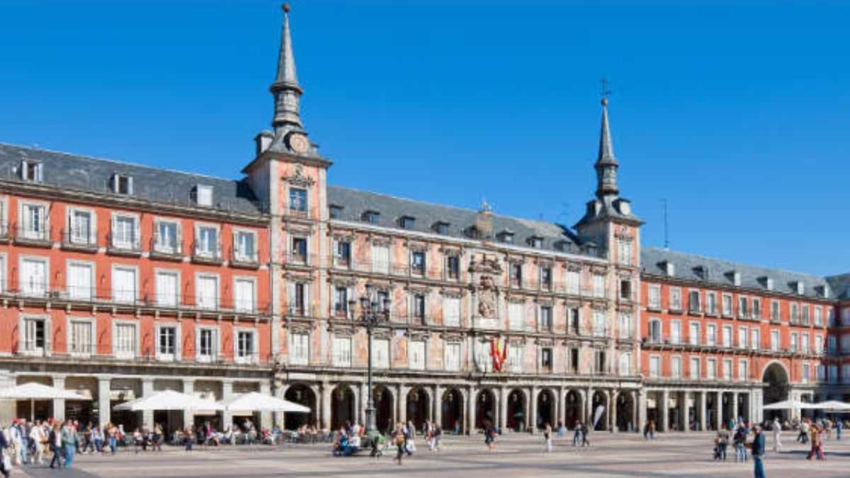 Las 10 mejores plazas mayores de España 3