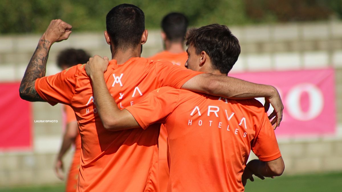 Las imágenes del entrenamiento de la Cultural Leonesa 3