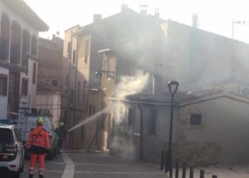 Un incendio que provoca pequeñas explosiones