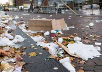 Basura en plaza de León