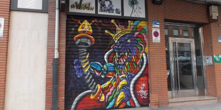 Grafiti en la Tornillería y Suministros Míchel