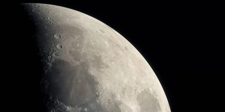 La noche para observar la luna desde León es mañana 1