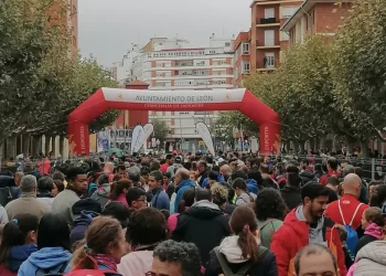 3.500 corredores llenan León en los 10KM 2